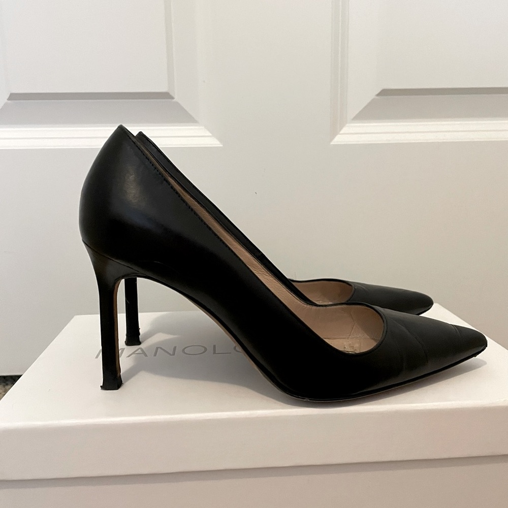 Manolo Blahnic black heel stiller shoes 35